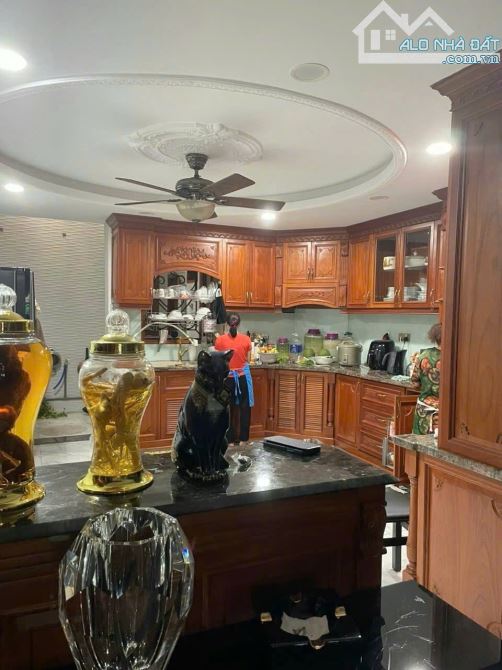 Đầu Tư Sinh Lời – Nhà 102m², Xây 5 tầng.Giá Bán Chỉ nhỉnh 16 tỏi – Trường Chinh, Tân Bình - 11