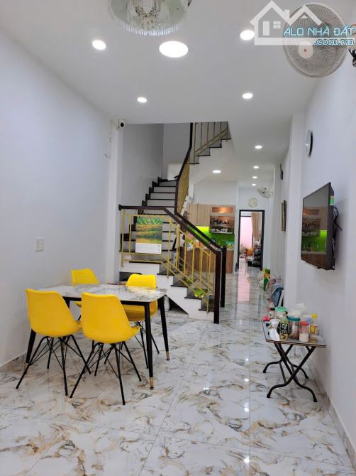 Nhà đẹp mới xây 2022, 84m²  x 4 tầng, hẻm xe hơi, gần ngã tư Phú Nhuận, giá 8,9 tỷ TL - 1