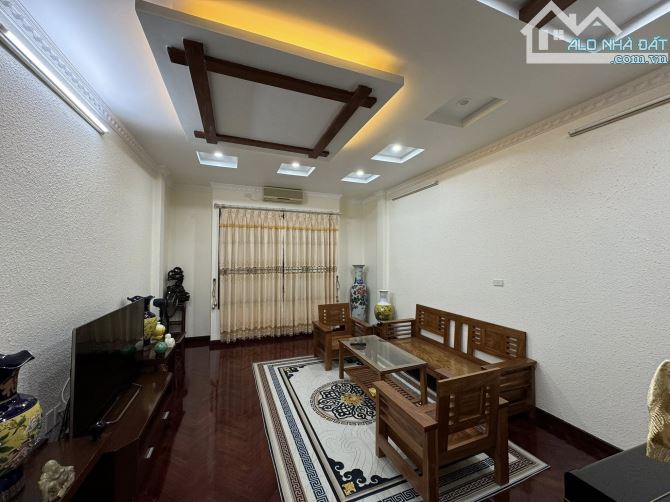 Nhà đẹp ở luôn Thái thịnh Đống Đa. Sổ vuông 52m, 5 tầng MT4m3 Giá 25 tỷ Ngõ ô tô tránh - 1