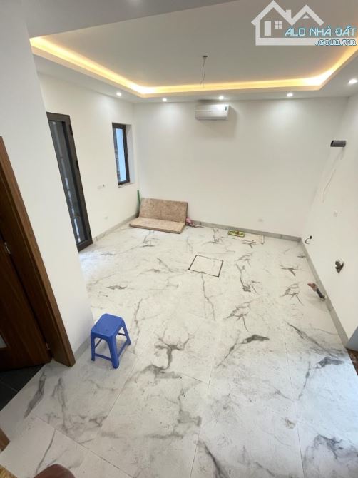 Nhà đẹp ở luôn Đường Láng Đống Đa. Sổ 62m, 5 tầng MT6m5 Giá 12 tỷ - 1