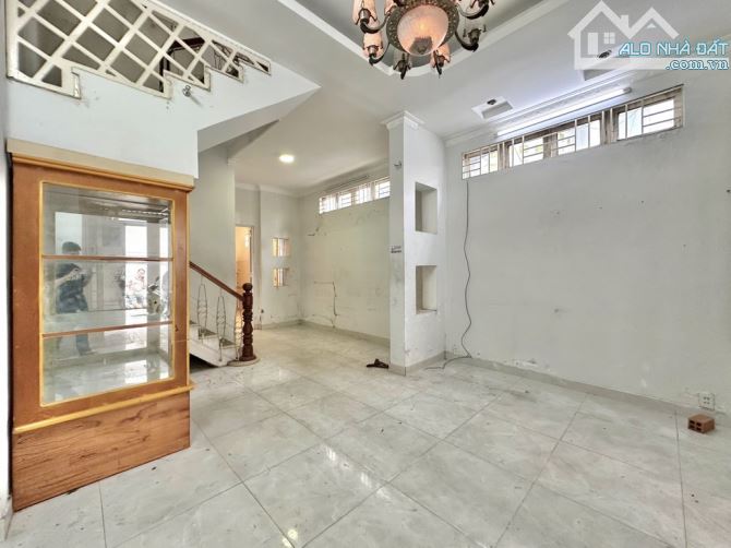 BÁN NHÀ HẺM XH ĐƯỜNG NGUYỄN ĐÌNH CHÍNH, PHÚ NHUẬN ( 4.3 x 14 ) 5Tầng - GIÁ CHỈ 11,4 Tỷ - 1