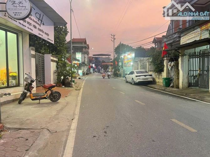 Lô đất siêu đẹp mặt đường chợ Dương Quan . Vị trí kinh doanh buôn bán tốt - 1