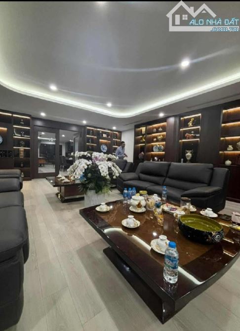 Mặt Phố Đồng Nhân/ 179 Tỷ/ 10 Tầng/ 181 M2/ 6.5 M tiền/ Hai Bà Trưng - 1