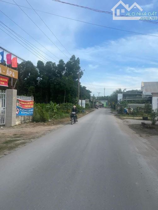 👉Hàng Ngộp An Viễn - Trảng Bom - Đồng Nai Diện tích : 4.300m2. Sổ Riêng full hồng  ●Trục - 1