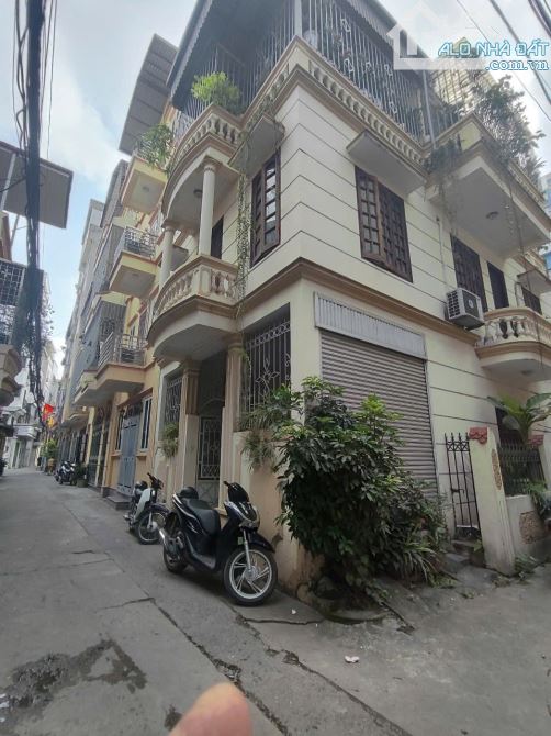 BÁN NHÀ CẦU GIẤY LÔ GÓC 3 MẶT NGÕ 25 TỶ 70m 3 TẦNG MT 6m GARA Ô TÔ PHÂN LÔ VIP DÒNG TIỀN - 1