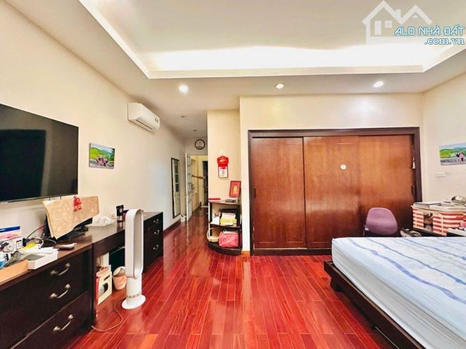 Bán Biệt thự Phố Tây Sơn Đống Đa 111m2 5 tầng mt 5.5m - 1