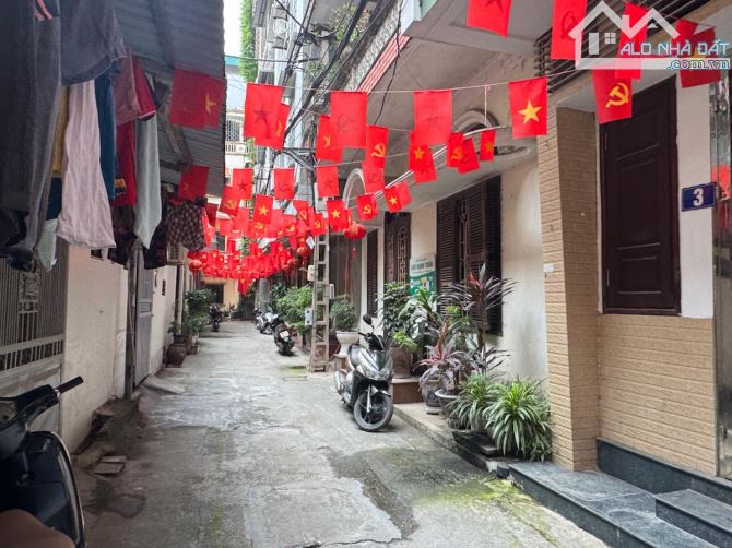 Cực Hiếm Phố Nghĩa Tân Cầu Giấy DT35m2+6Tầng Ba Bước Ra ÔTÔ Giá 10.9Tỷ - 1