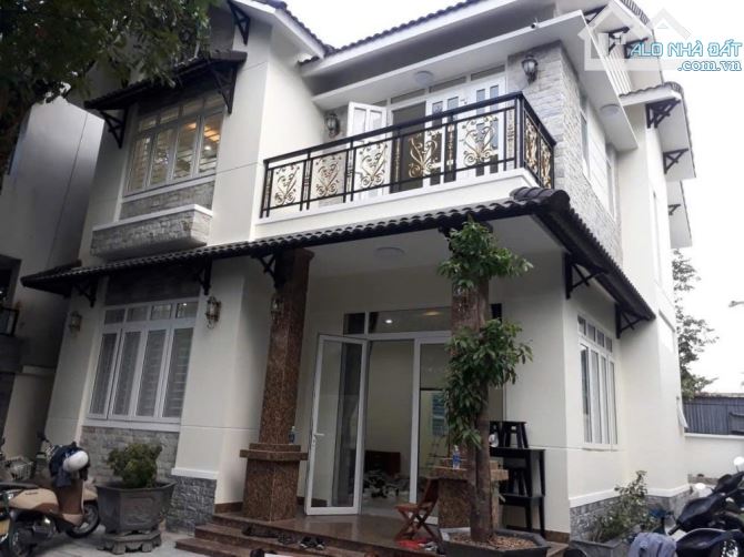 Biệt Thự có đơn giá rẻ nhất Thảo Điền, Quận 2, 11.5x32m, Giá 168 triệu/m2 - 1
