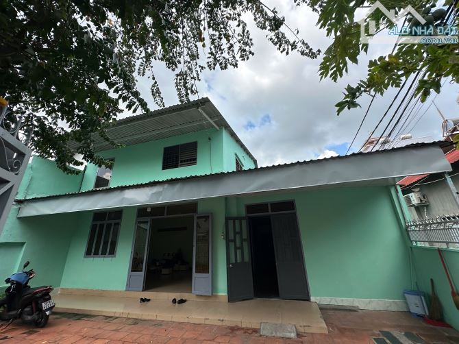 🔴HOT- 17.5Tỷ BÁN ĐẤT TẶNG NHÀ - LÔ GÓC 2 MẶT TIỀN - BÌNH TRƯNG ĐÔNG - TP. THỦ ĐỨC - 246m2 - 1