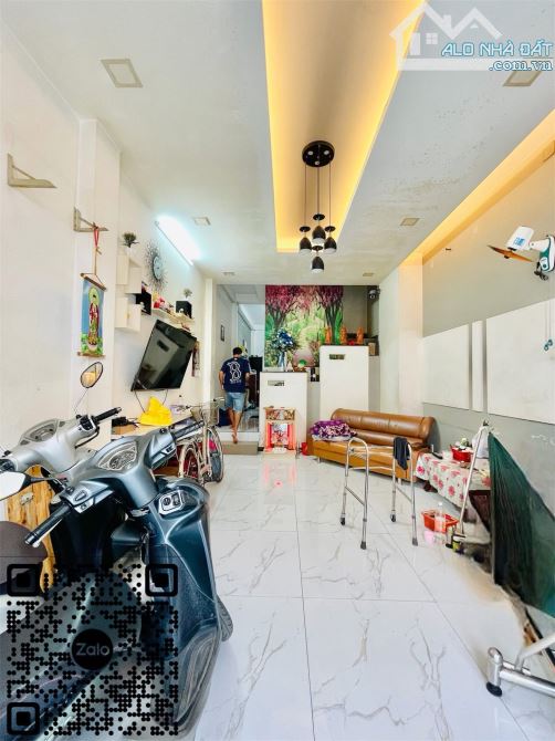 Quận 6 - Ngay khu Bình Phú - Chợ Lớn - 2 mặt tiền - 3 tầng - 4m x 17m - 4PN - 1