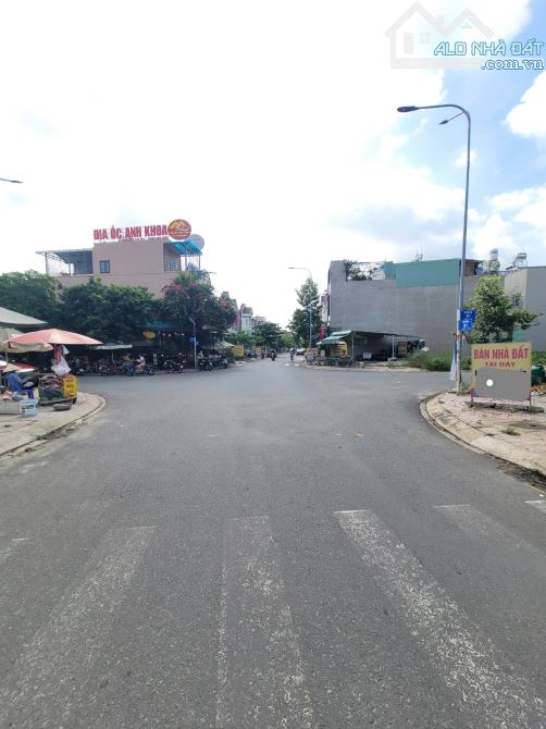 5,7Tỷ TL🔥Bán nhà 2Lầu_MT kinh doanh_full nội thất trục chính KDC p.Bình Chuẩn_Tp.Thuận An - 1