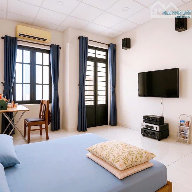 Bán nhà 3 tầng hẻm Cách Mạng Tháng Tám, QUẬN 3, DT 58 m2, Giá 5.5 tỷ - 1