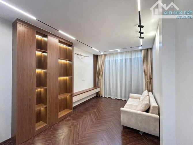 MP Hoa Bằng - Kinh Doanhi - Thang Máy - Gara Ô Tô DT 62m2 7 tầng MT 3.3m Giá 26.5 tỷ - 1
