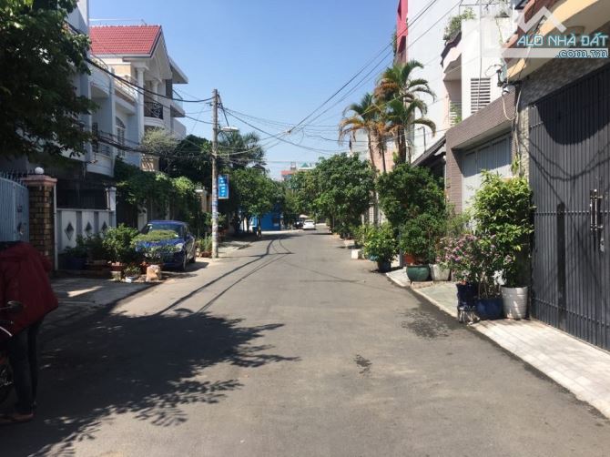 Kẹt vốn bán gấp lô đất DT 9 x 27m, đường Nguyễn Minh Hoàng, P12, Tân Bình ---- 45 tỷ - 1