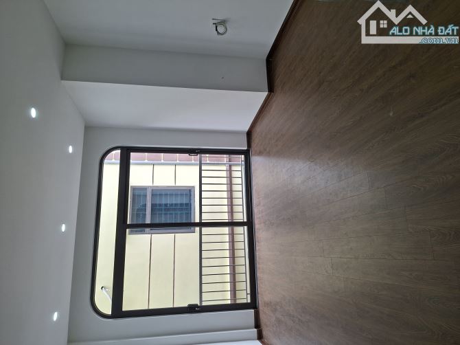 🍀 HIẾM THẠCH BÀN 5,6TY - 5 TẦNG  34M - THIẾT KẾ HIỆN ĐẠI - GẦN Ô TÔ- GẦN NHIỀU TIỆN ÍCH - 1