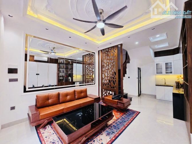 BÁN NHÀ YÊN HÒA, CẦU GIẤY - SIÊU TIỆN ÍCH - THOÁNG SÁNG - FULL NỘI THẤT - 35M - GIÁ 7.98TỶ - 1