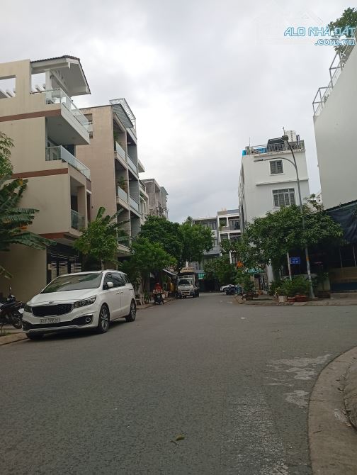Bán Nhà Quận 7_Mặt Tiền Đường 14M_Sát Phú Mỹ Hưng_72M2+4Tầng;8PN;Đẹp Lung Linh;Chỉ 15.X Tỷ - 1