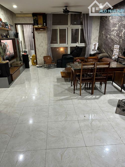 CĂN HỘ NGÃ TƯ SỞ! THIẾT KẾ ĐẸP, SỔ CẤT KÉT, 100M2 3N2WC NHỈNH 2 TỶ - 1