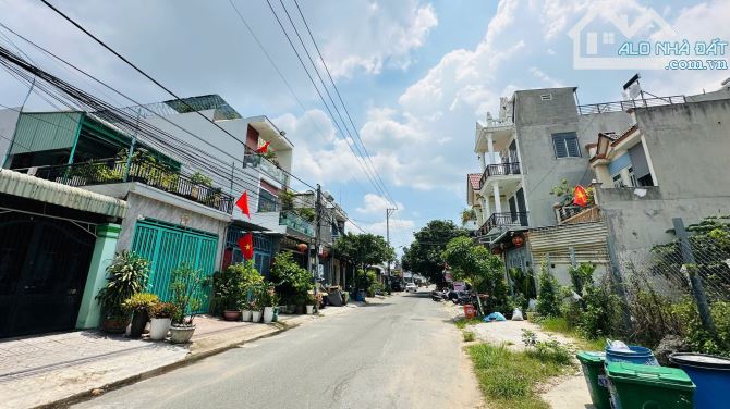 Nhà mặt tiền kinh doanh gần BigC GO, phường Đông Hòa, TP Dĩ An. 10,5 tỷ - 2