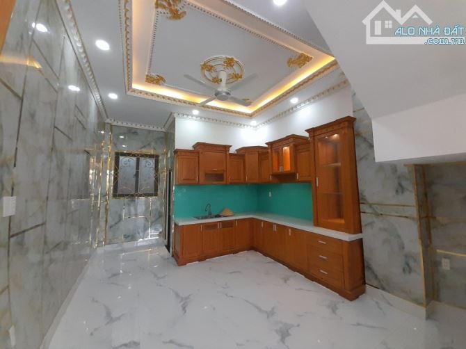 Bán nhà 4 tầng, 70m², 4PN, 4WC, Hiệp Bình Chánh, Thủ Đức - 6.95  tỷ - 2