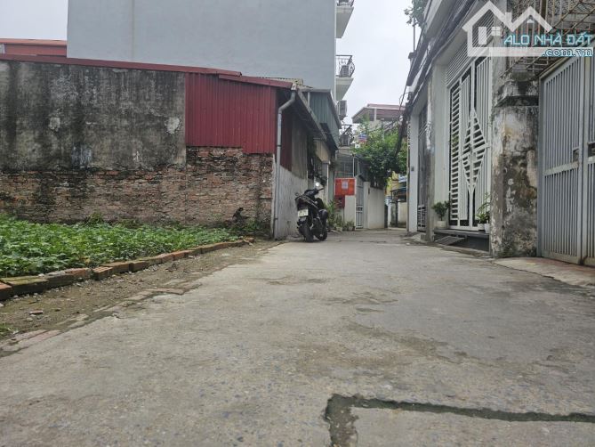 BÁN ĐẤT NGÔ GIA TỰ -THANH AM- LONG BIÊN- DT :51 MÉT - MT6,5MÉT-GIÁ 3,8TỶ - 2