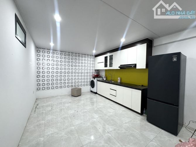 Bán nhà tập thể phố nam đồng tt đống đa fun nội thất có ban công thoáng mát - 2