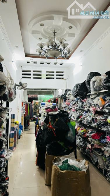 Mặt đường Trần Nguyên Hãn (gần Việt Tiệp) - 98m2 - mt 4,72m - vuông vắn - giá siêu tốt - 2