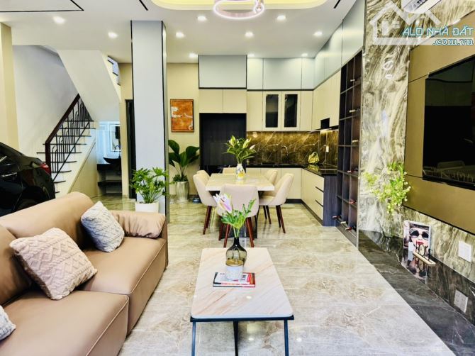 Bán nhà sổ riêng, Mt kinh doanh spa thuận tiện đi chuyển - 2