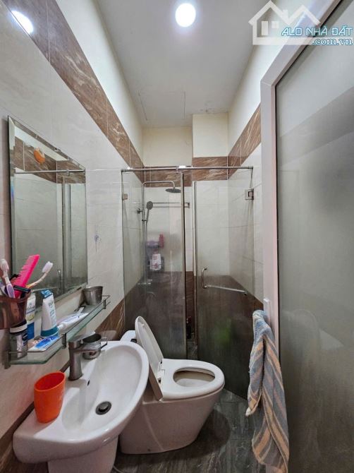 Nhà 2 mặt hẻm 4m, 3PN,5WC Bình Trị Đông. Giá bán liền 6.35 tỷ - 2