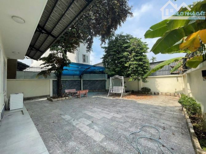 Biệt Thự có đơn giá rẻ nhất Thảo Điền, Quận 2, 11.5x32m, Giá 168 triệu/m2 - 2