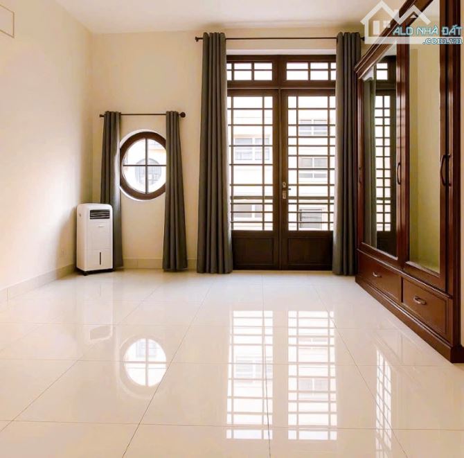 Bán nhà 3 tầng hẻm Cách Mạng Tháng Tám, QUẬN 3, DT 58 m2, Giá 5.5 tỷ - 2