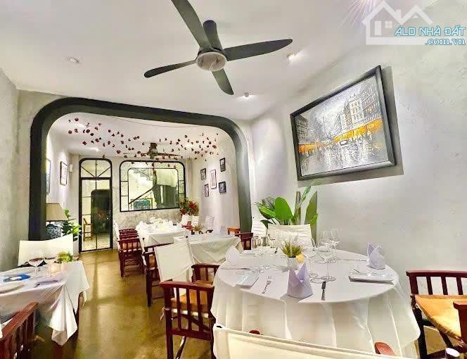 DÒNG TIỀN SẴN 40TRIỆU!NGAY MT LÊ THÁNH TÔN,QUẬN 1-GIÁ:6,8TỶ/81m2(4,5x18m).SỔ HỒNG RIÊNG - 2