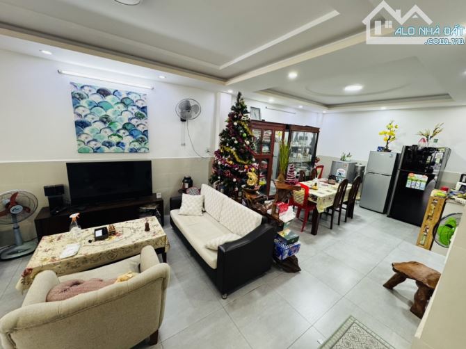 BÁN NHÀ Q6 NGAY VÒNG XOAY PHÚ LÂM - GIÁP KHU TÊN LỬA 7x19 KHU VỰC SẦM UẤT MÀ AI CŨNG YÊU - 2