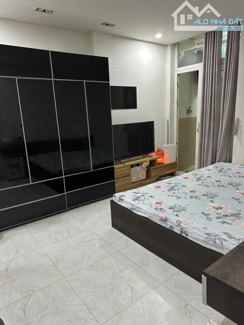 CĂN HỘ NGÃ TƯ SỞ! THIẾT KẾ ĐẸP, SỔ CẤT KÉT, 100M2 3N2WC NHỈNH 2 TỶ - 2