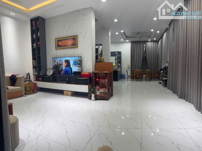 Bán gấp! Biệt thự căn góc 2 mặt tiền, P13 ven sông Đặng Thùy Trầm 188m*4T - 3
