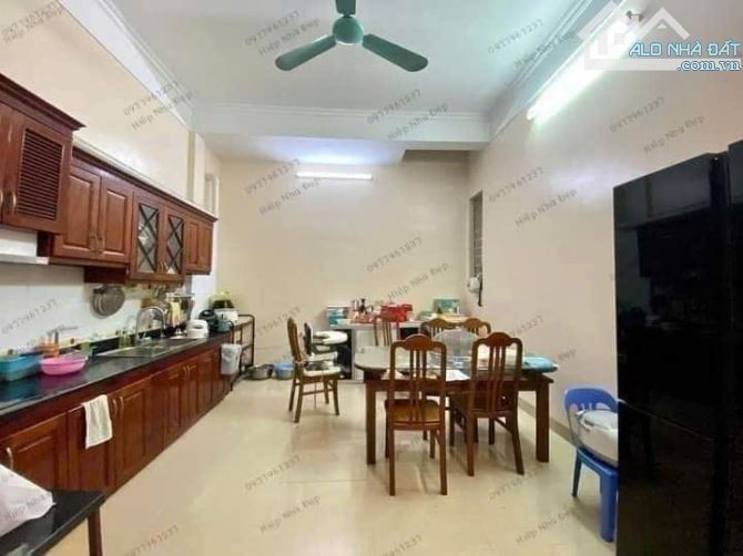 BÁN NHÀ HỒ TÙNG MẬU - KĐT GOLDMARK. DT 50m2 × 4T × MT 4m. NHÀ DÂN XÂY + LÔ GÓC - GARA Ô TÔ - 3