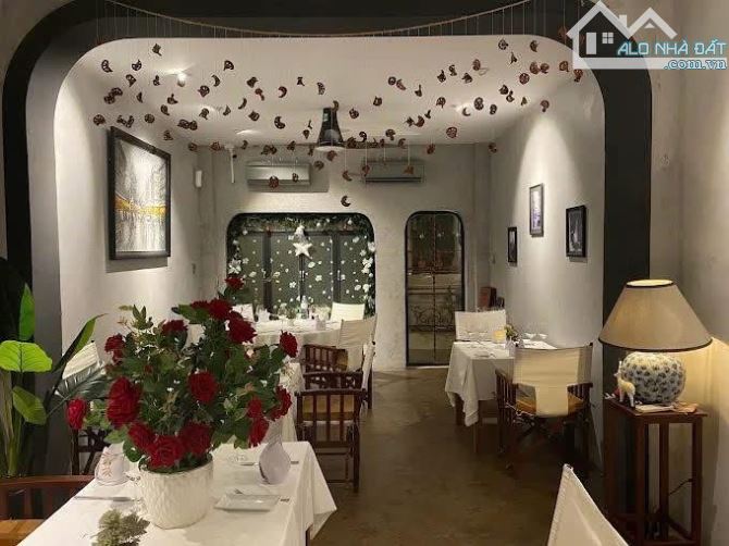 DÒNG TIỀN SẴN 40TRIỆU!NGAY MT LÊ THÁNH TÔN,QUẬN 1-GIÁ:6,8TỶ/81m2(4,5x18m).SỔ HỒNG RIÊNG - 3