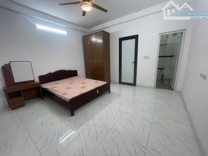 BÁN NHÀ  CỰ KHỐI, LONG BIÊN NHỈNH 4 TỶ 35m, 5 tầng, gần ô tô, chợ và công viên - 3