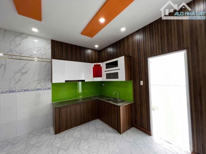 Bán Nhà SHR 87m2, đường xe hơi, Sau Chợ Hưng Long,BC - 3