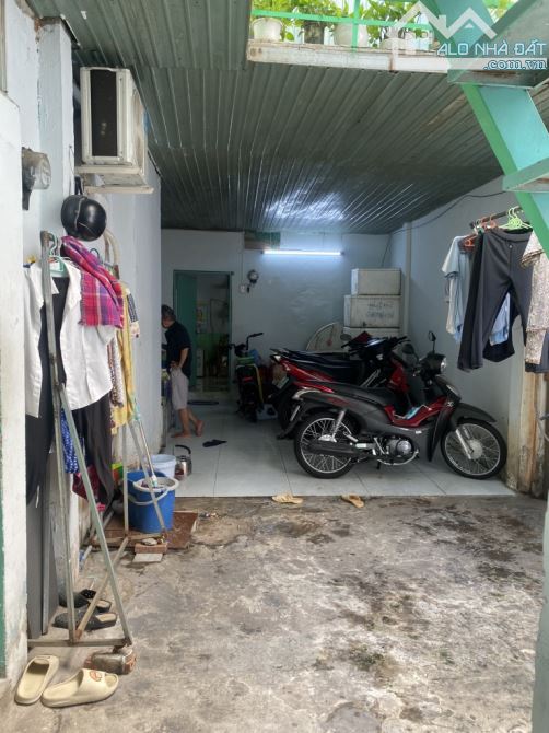 BÁN DÃY NHÀ TRỌ TÔN ĐẢN P.15 Q. 4 DT: 8*22M (174M2) CHỈ 7 TỶ 6 - 3