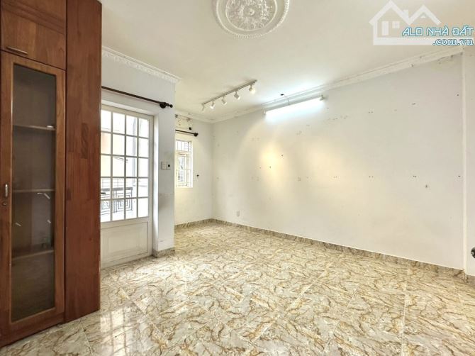 🏩 HXH NGAY NGUYỄN VĂN TRỖI P.11 PHÚ NHUẬN - 60M2 (4.3x14) A4 - 5 TẦNG CHỈ 11.X TỶ - 3
