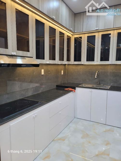 Nhà mới đẹp sát mặt tiền p16 gò vấp chỉ hơn 4 đồng - 3