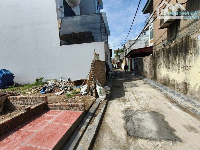 Bán gấp 92m Đông Hội, hàng xóm Vin, chân cầu Tứ Liên, Đường 4,5m, nở hậu, giá đầu tư - 3