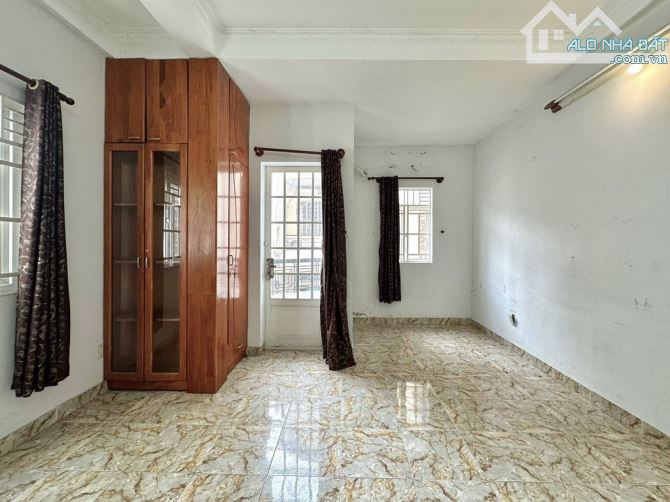 BÁN NHÀ HẺM XH ĐƯỜNG NGUYỄN ĐÌNH CHÍNH, PHÚ NHUẬN ( 4.3 x 14 ) 5Tầng - GIÁ CHỈ 11,4 Tỷ - 4