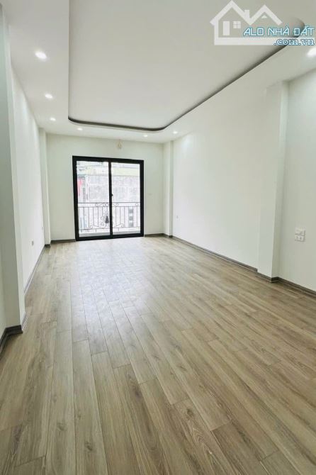 -Liên Mạc- Bắc Từ Liêm- Hà Nội. -Diện tích: 33,5m2 zia 6 tỷ - 4