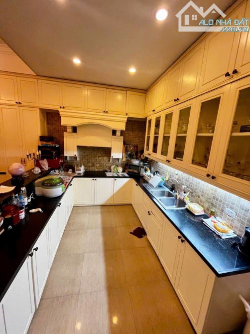 Bán Biệt thự Phố Tây Sơn Đống Đa 111m2 5 tầng mt 5.5m - 4