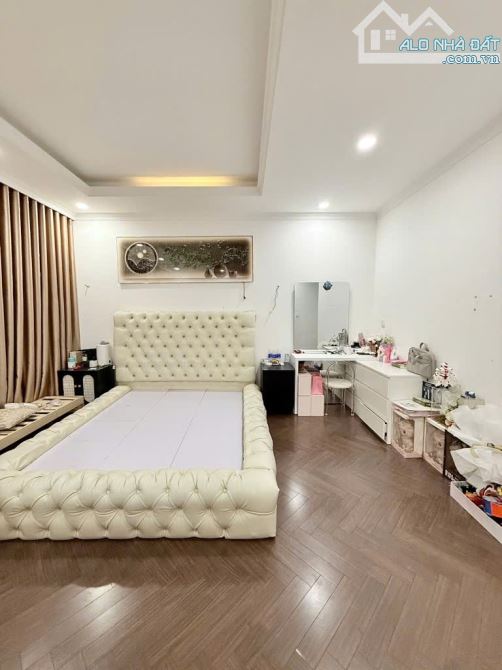 Bán Nhà 4 tầng đường VÕ THỊ LIỄU,phường AN PHÚ ĐÔNG,Q12,dt 110m²(13,5mx10m). Hẻm 12m - 4