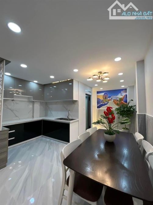 🥰 Nhà 5 tầng đường TRẦN THỊ TRỌNG phường 15 Tân Bình dt (4x10) Hẻm Oto - 4
