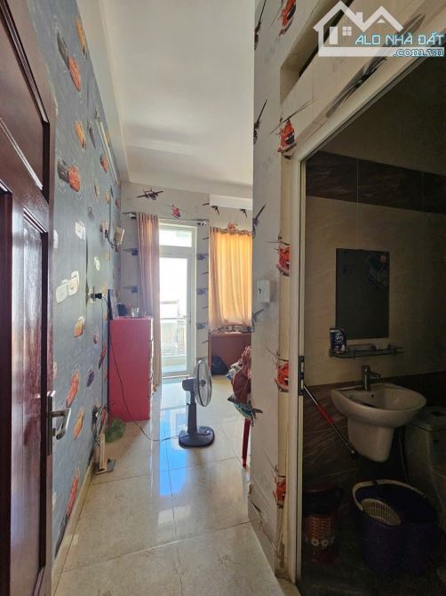 Nhà 2 mặt hẻm 4m, 3PN,5WC Bình Trị Đông. Giá bán liền 6.35 tỷ - 4