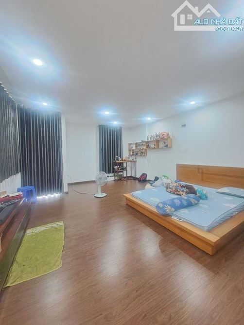 Bán Biệt Thự 3 tầng đường VÕ THỊ THỪA, phường AN PHÚ ĐÔNG, Q12,dt 231m² (10,4x22). Hẻm 8m - 4